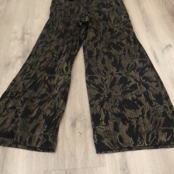 Tahari black and gold jumpsuit NWT - Size 16 - Picture 8 of 8